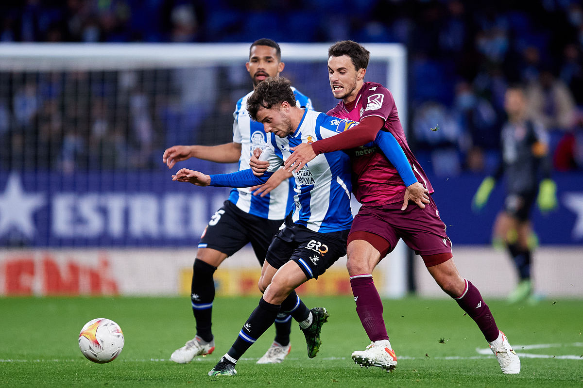 开云中国-赛前突围战来临，萨克拉门托国王围绕德甲豪取连胜，引发热议，资深球员宣示担当