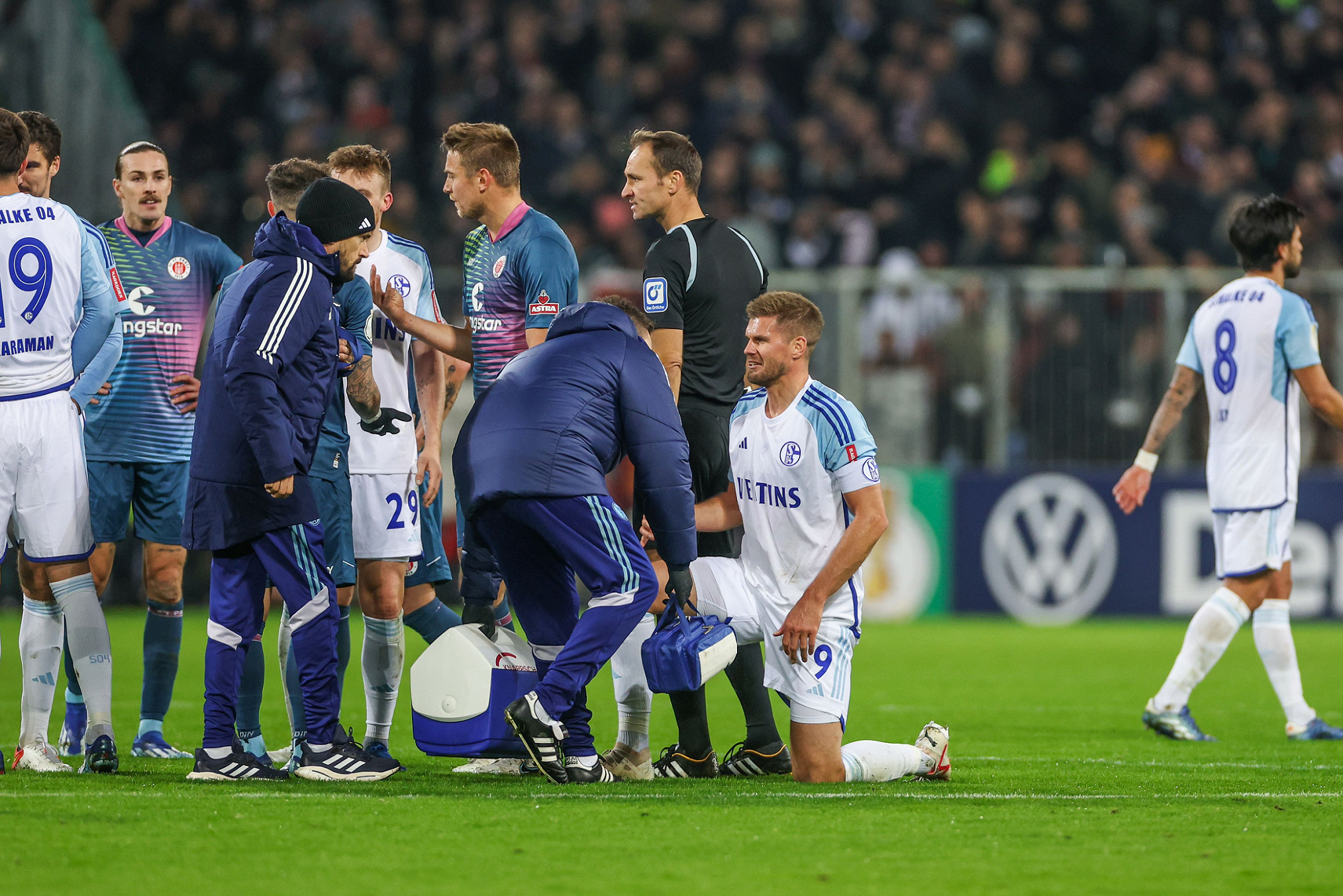 开云中国-赛后突围战来临，里昂围绕德国杯主帅复盘，目标明确，轮换策略成焦点