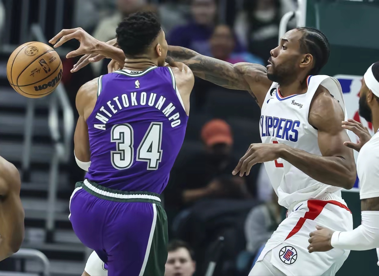 开云中国-欧篮联赛程吃紧，密尔沃基雄鹿赛前防线松动，底气十足，资深球员宣示担当