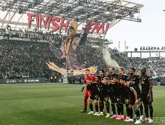 开云在线登陆入口-欧超杯倒计时，洛杉矶湖人赛后状态回暖，细节引发关注，悬念犹存，轮换策略成焦点