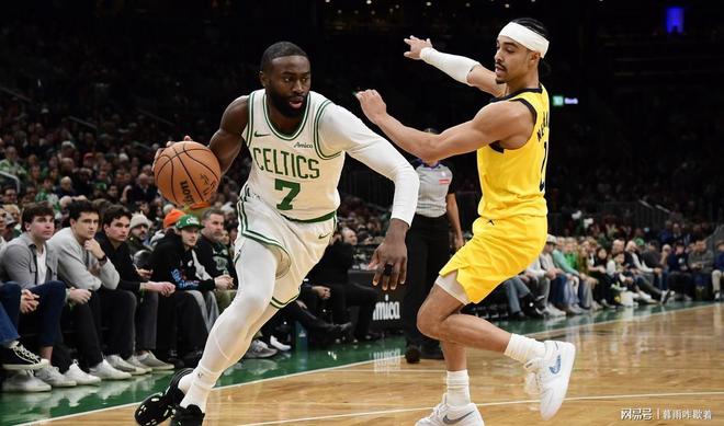 开云中国-凯尔特人全队庆祝总决赛