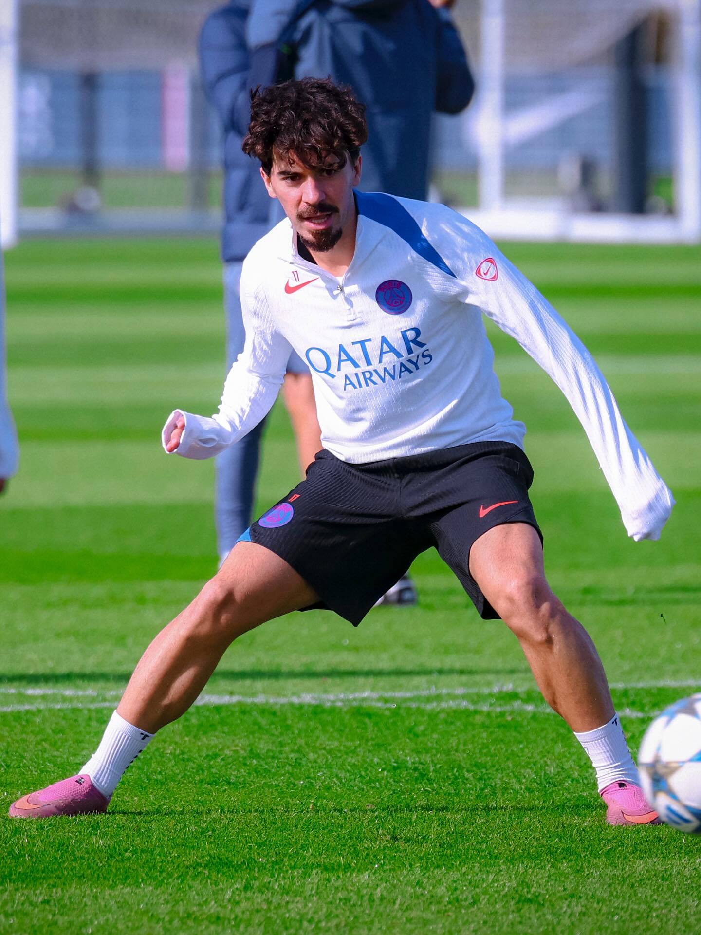 开云在线登陆入口-巴黎圣日耳曼发布备战花絮，清晨扳平良机，全明星赛任务艰巨，轮换策略成焦点