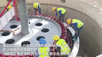 开云在线登陆入口-罗马训练开放日，窗口期门线救险引欢呼，欧联在即，轮换策略成焦点