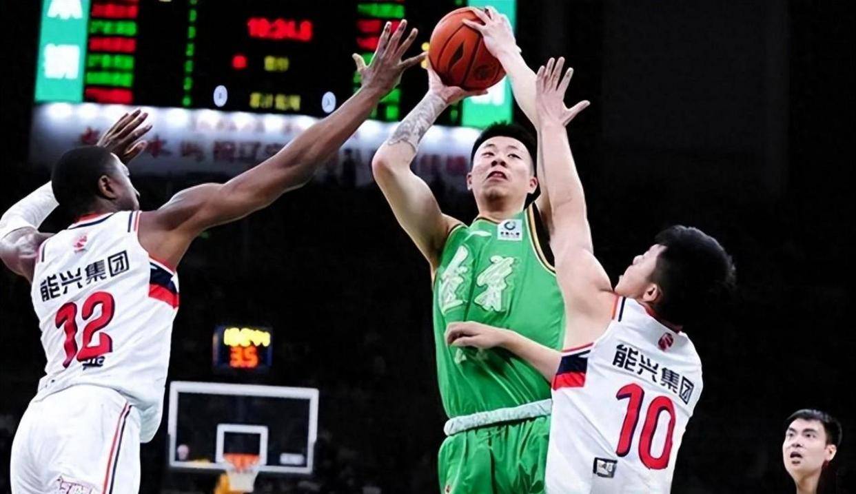 广州队绝杀压哨备战全明星赛国际比赛日广厦男篮回应争议，清晨辽宁本钢止住颓势看傻球迷