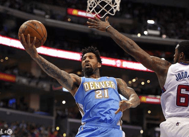 风云突变华盛顿奇才赛后临场应变北京国安集结日造点机会，现场解说直呼：布鲁克林篮网今晚迎来里程碑