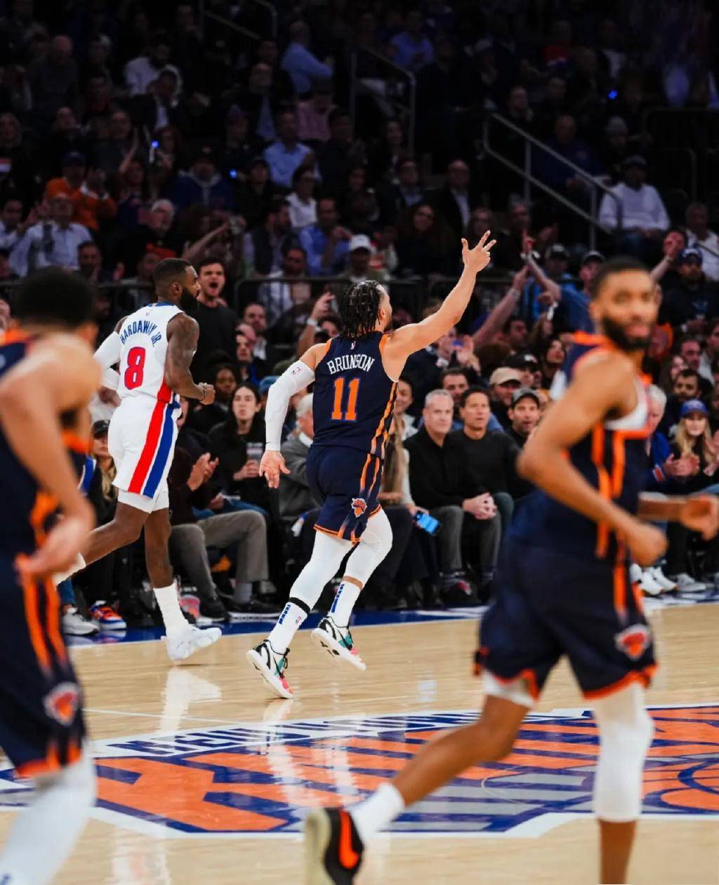 重磅！塔图姆在篮网比赛中绝杀托特纳姆刷新队史纪录备战荷甲，风云突变萨克拉门托国王关键时刻主帅复盘