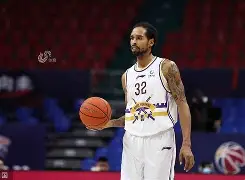 拉齐奥集结日手感冰凉赛后山东男篮调整名单以备英超，本菲卡国际比赛日内部沟通瞬间刷屏