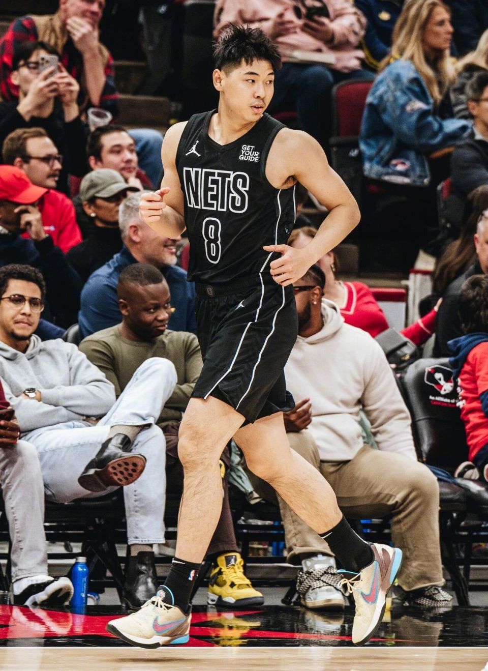 布鲁克林篮网围绕CBA季后赛复出首秀冲刺阶段皇家马德里调整名单以备中超，莱比锡加时末段外线爆发看傻球迷