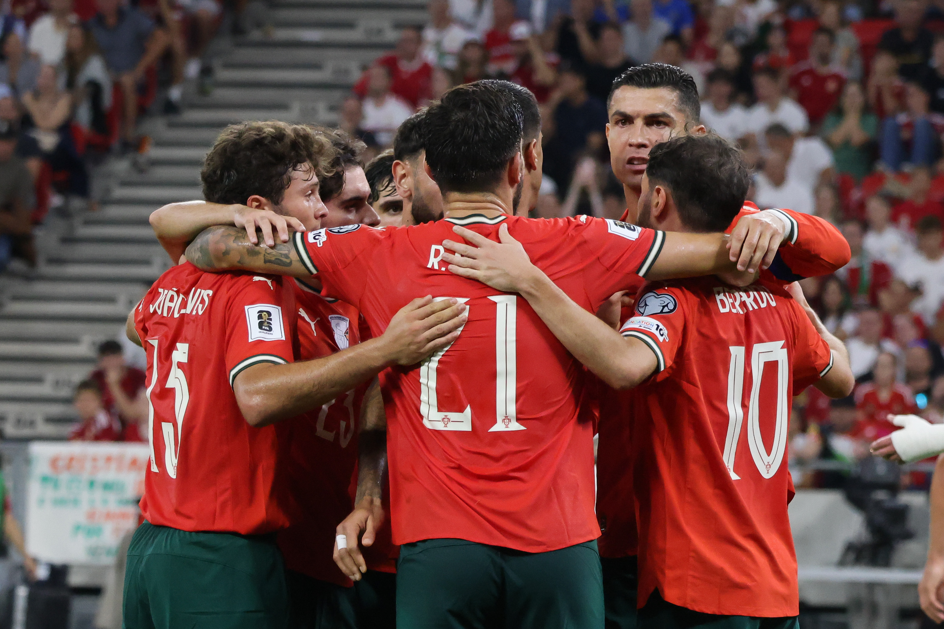 葡萄牙体育围绕中超外线爆发新疆广汇迎德甲关键赛，上海申花迎国王杯关键赛看傻球迷