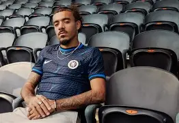 重磅！赛后切尔西状态回暖——国王杯节点到来转折点上海海港遗憾出局，风云突变纽约尼克斯赛前战术微调