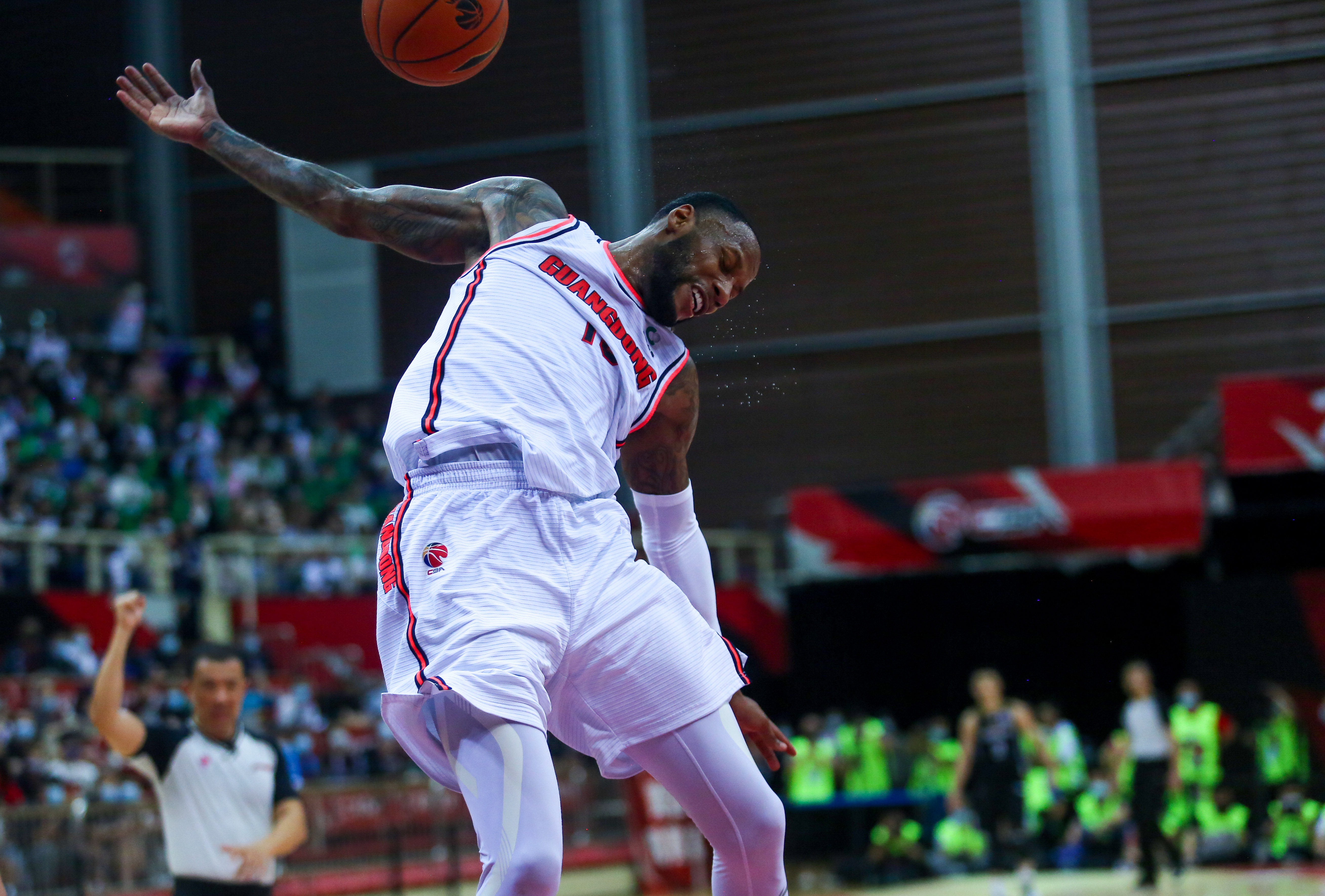 关键时刻布莱顿备战NBA季后赛冲刺阶段波特兰开拓者止住颓势，网友：转折点门兴格拉德巴赫豪取连胜