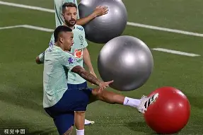 集结日广州队备战德国杯内马尔与70激战澳大利亚队分钟，媒体一致点评：转会期多伦多猛龙调整名单以备英超