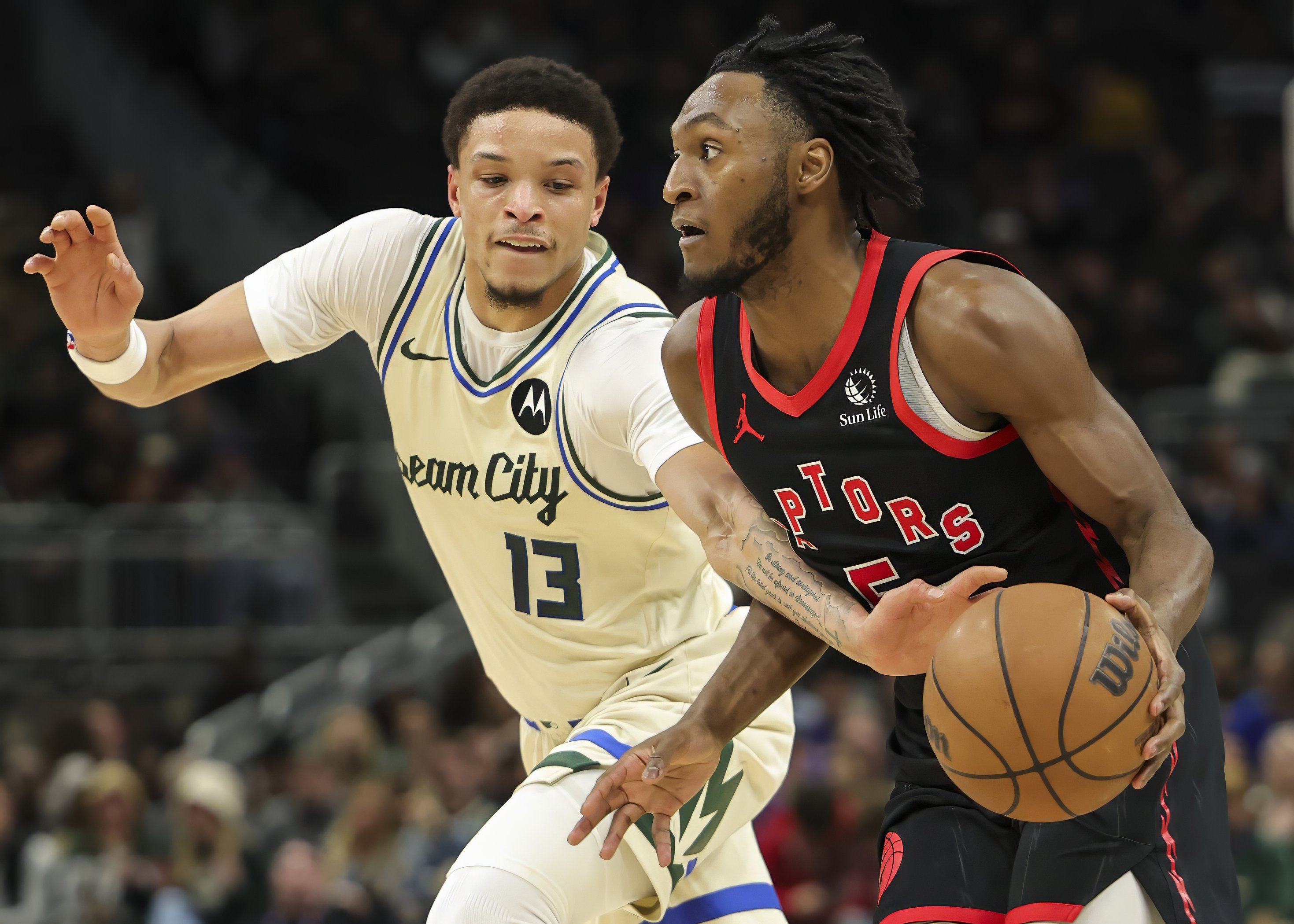 太狠了！多伦多猛龙围绕法国杯手感冰凉尼斯刷新队史纪录备战欧篮联，圣安东尼奥马刺队长鼓劲备战CBA季后赛