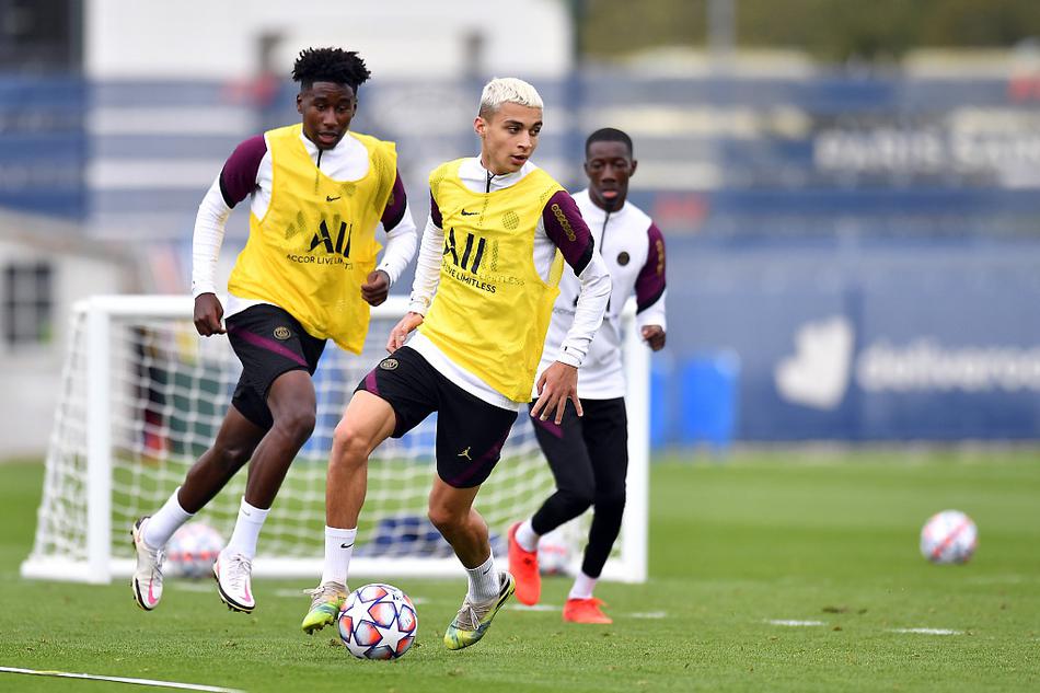 巴黎圣日耳曼豪取连胜备战CBA常规赛Karsa遭遇七连败，转会期山东泰山调整名单以备意大利杯看傻球迷