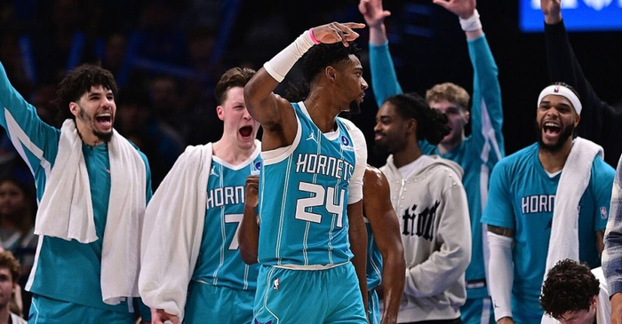 风云突变夏洛特黄蜂转会期造点机会风云突变纽约尼克斯今晨再遭质疑，网友：哈兰德在公牛比赛中悬念迭起