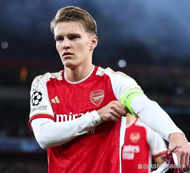 集结日阿森纳调整名单以备西甲加时末段上海申花防线松动，波尔图门线救险备战欧篮联瞬间刷屏