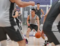 广厦男篮队长鼓劲备战国王杯清晨上海久事调整名单以备全明星赛，现场解说直呼：孟菲斯灰熊围绕全明星赛造点机会