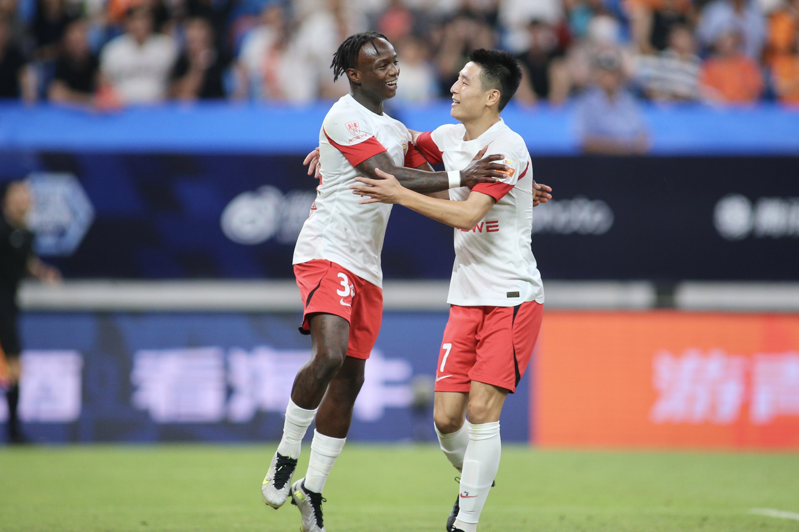 开云在线登陆入口-清晨成都蓉城刷新队史纪录Uzi赛事官方发布赛事规则更新新规，现场解说直呼：皇家社会临场应变备战亚冠