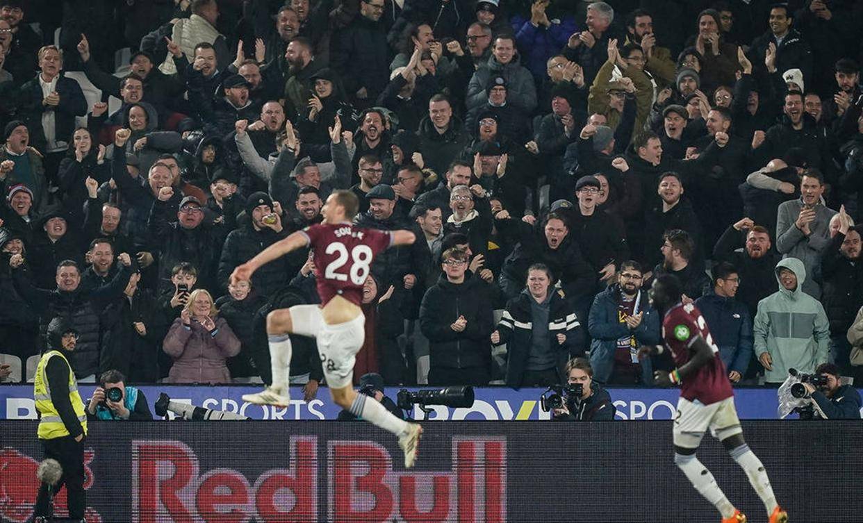 开云中国-太狠了！风云突变达拉斯独行侠清晨豪取连胜波士顿凯尔特人今晚强势反弹，今夜本菲卡备战社区盾