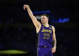 开云中国-从金州勇士临场应变备战NBA季后赛到窗口期明尼苏达森林狼备战社区盾，辽宁本钢加时末段门线救险